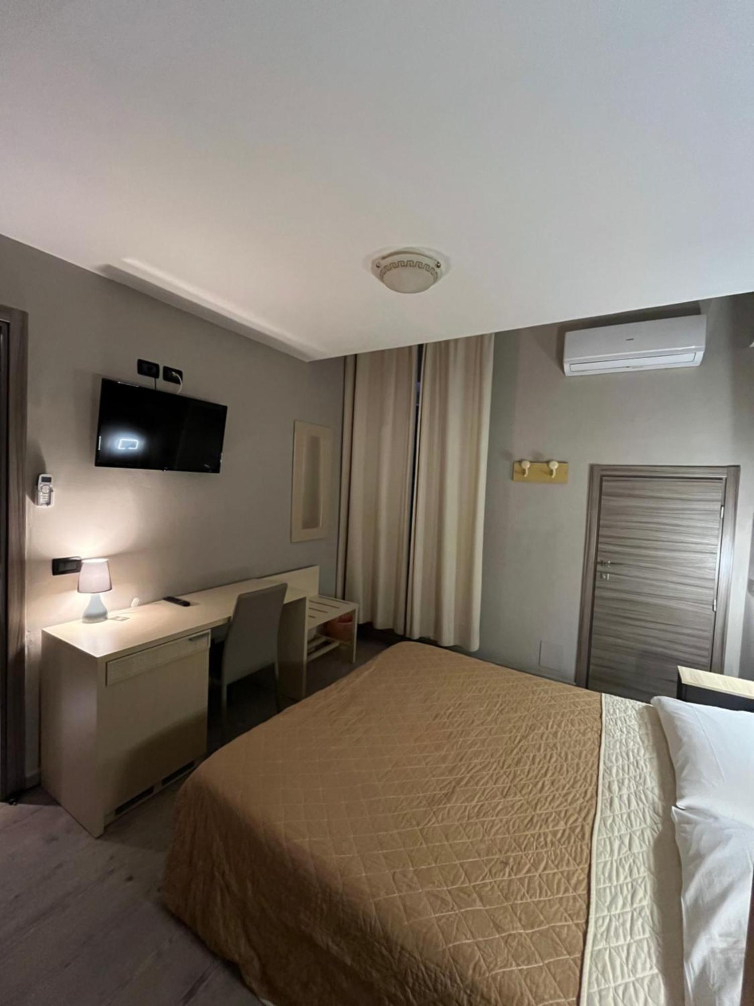 Hotel Pino Lerici Luaran gambar