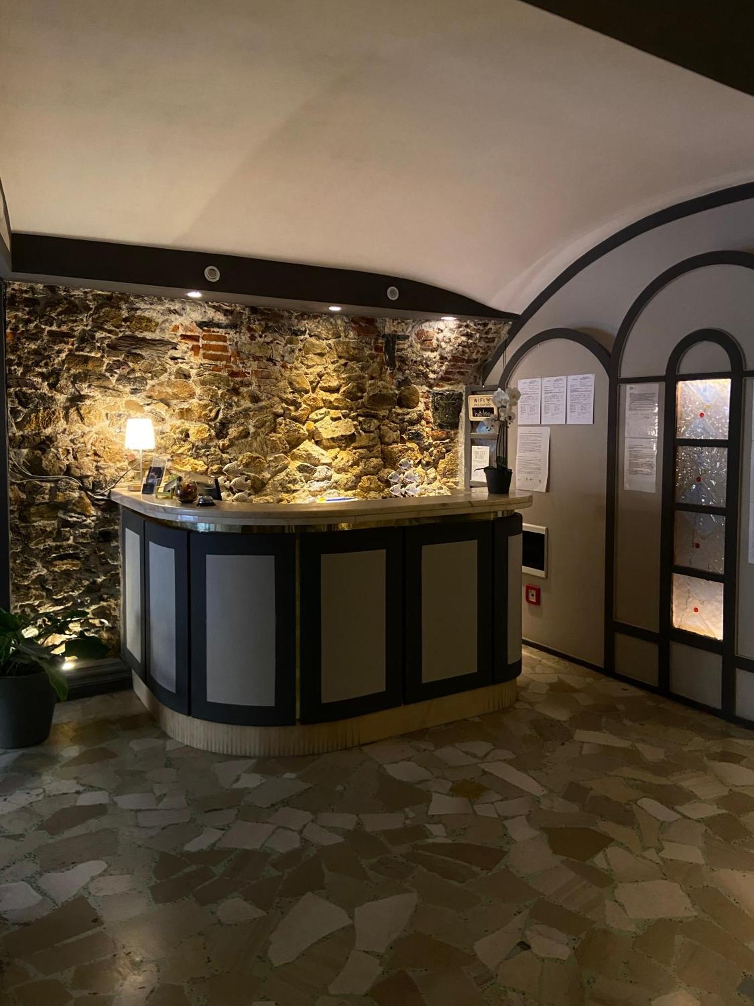 Hotel Pino Lerici Luaran gambar