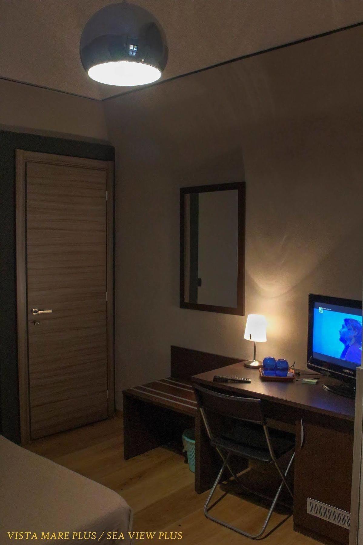 Hotel Pino Lerici Luaran gambar