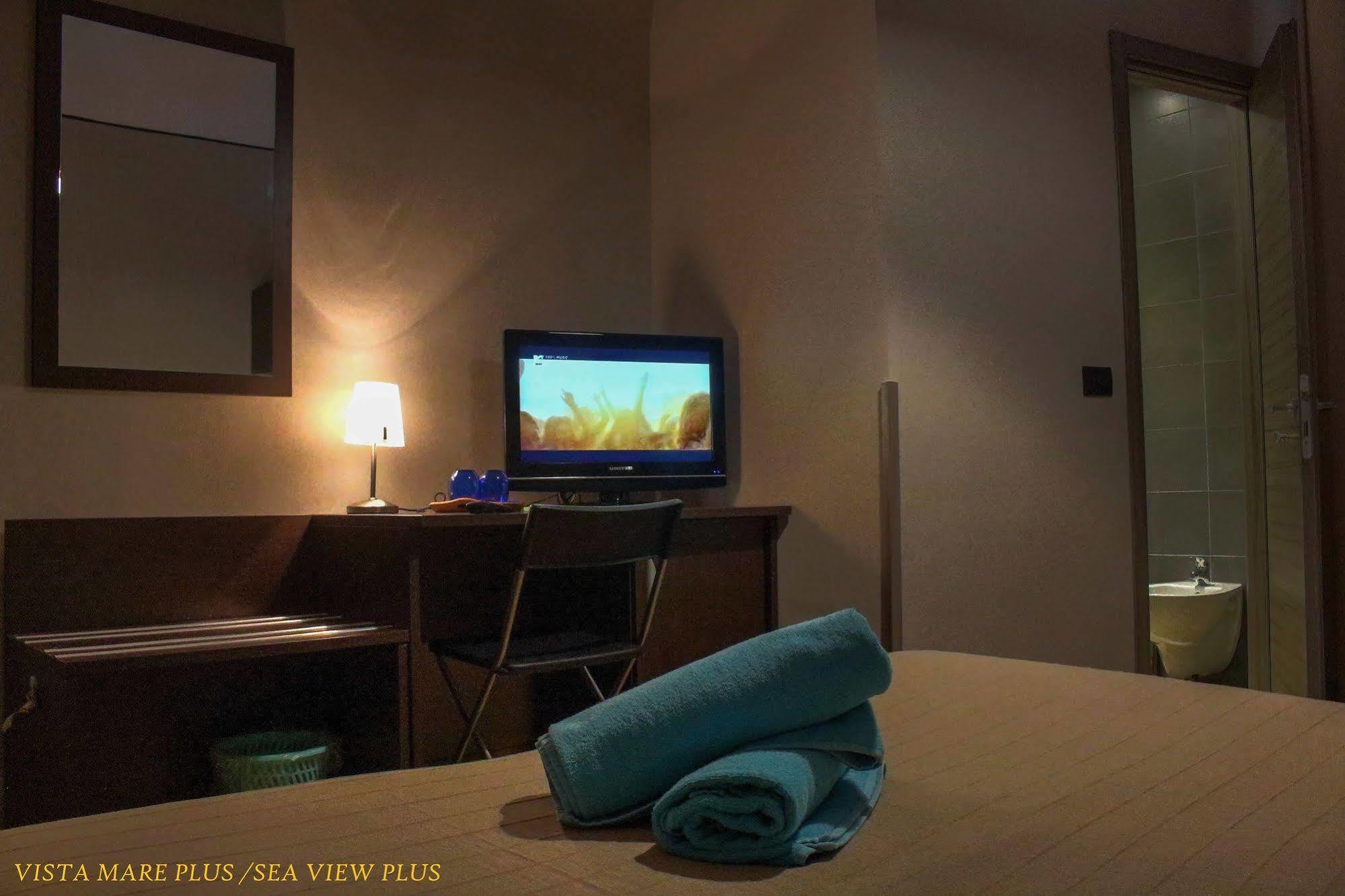 Hotel Pino Lerici Luaran gambar