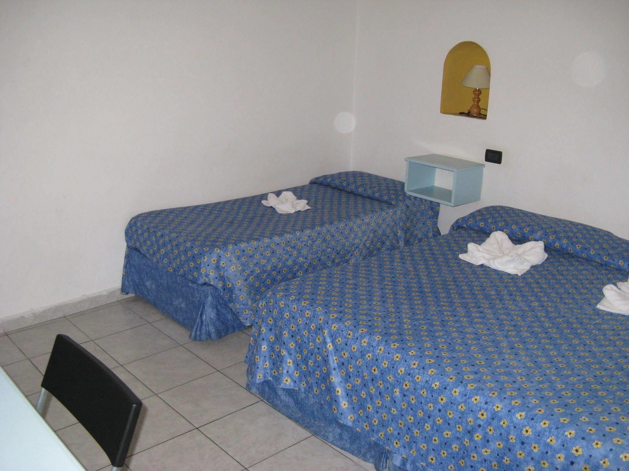 Hotel Pino Lerici Luaran gambar