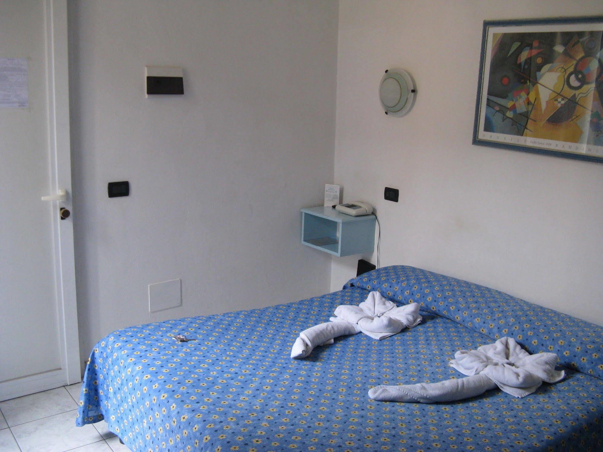 Hotel Pino Lerici Luaran gambar