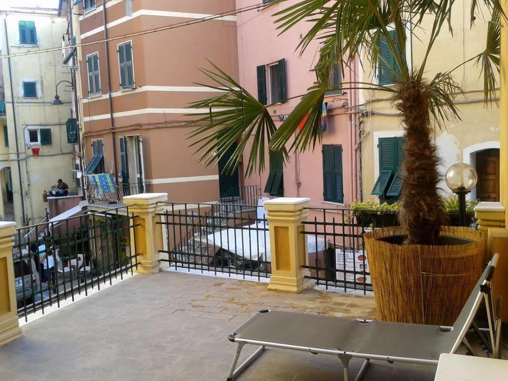 Hotel Pino Lerici Luaran gambar
